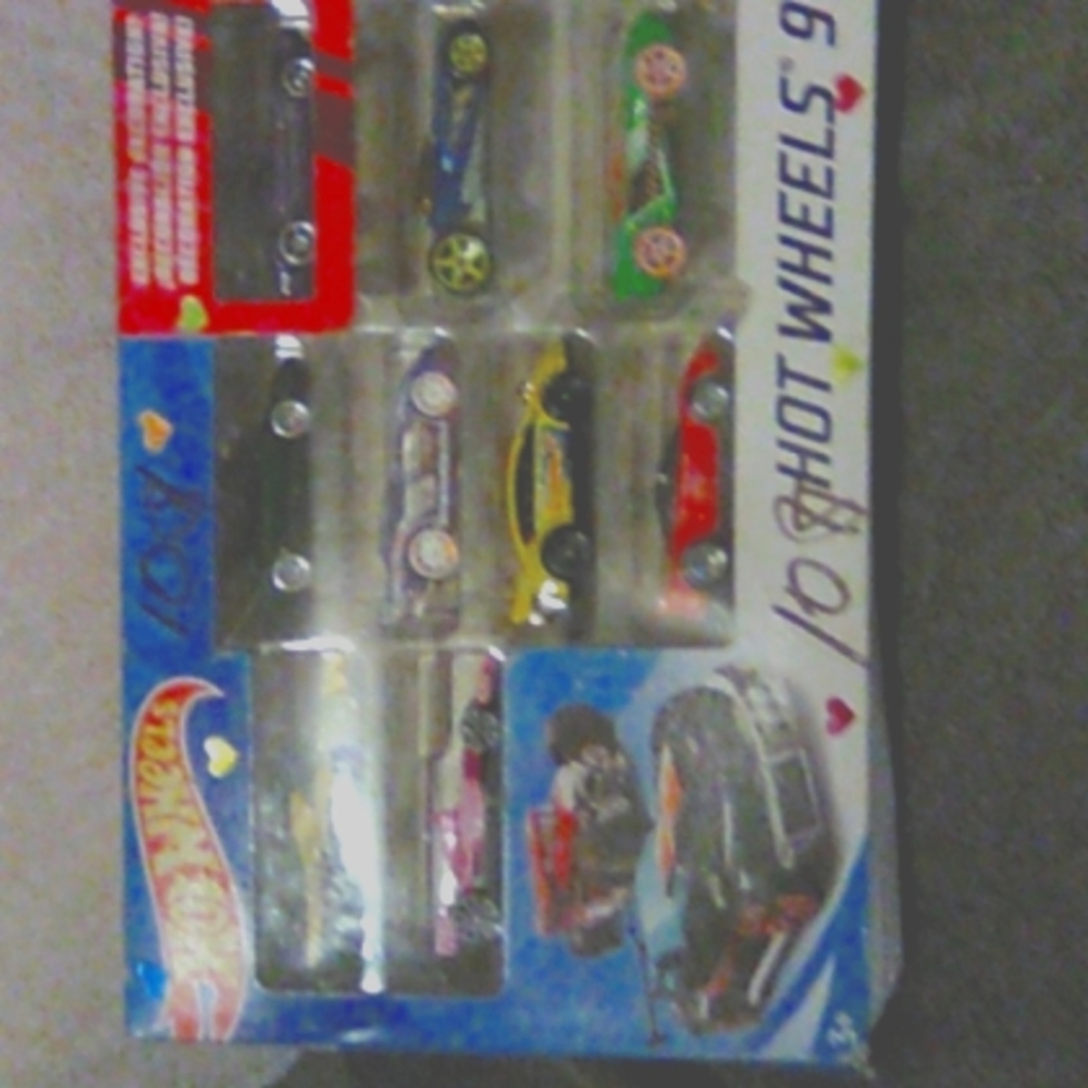 Brand new hot wheels car set